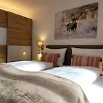 Hochalmbahnen 20w1, Alpenveilchen, Nahe Gondel, Hunde Willkommen *